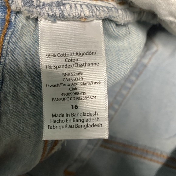 All for $15 Woman’s Size 16 shorts plus two tops size 20 . All NWT - Picture 9 of 14